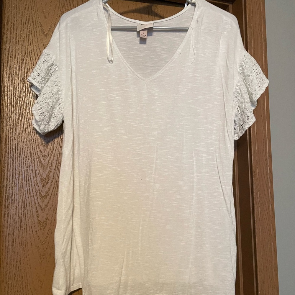White Blouse with Lace Sleeve